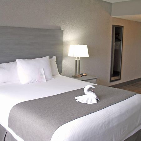 Ramada By Wyndham Edmonton Yellowhead Nw Εξωτερικό φωτογραφία