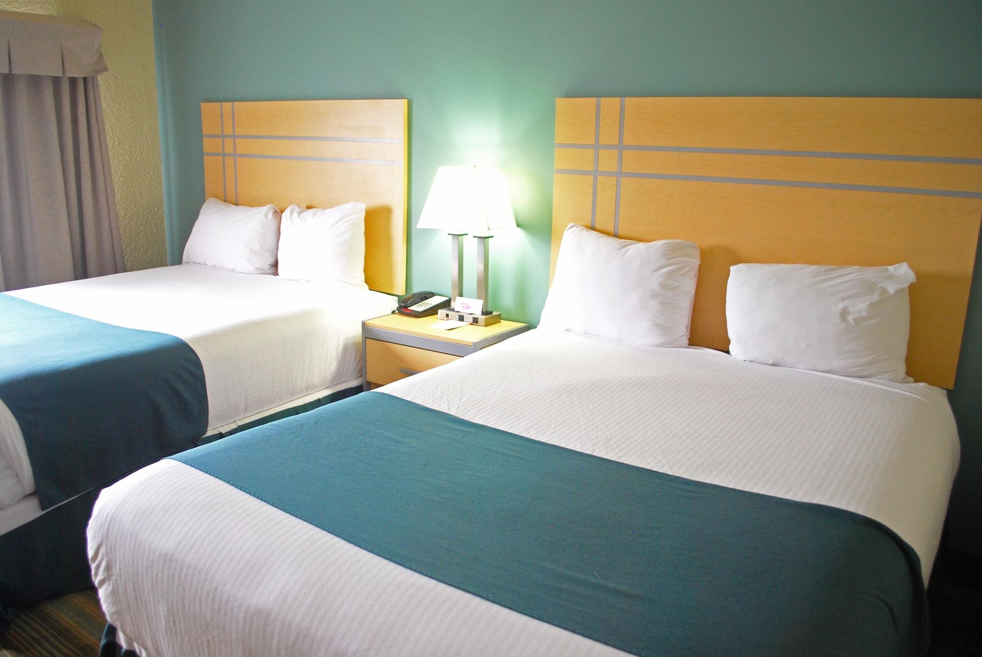 Ramada By Wyndham Edmonton Yellowhead Nw Εξωτερικό φωτογραφία