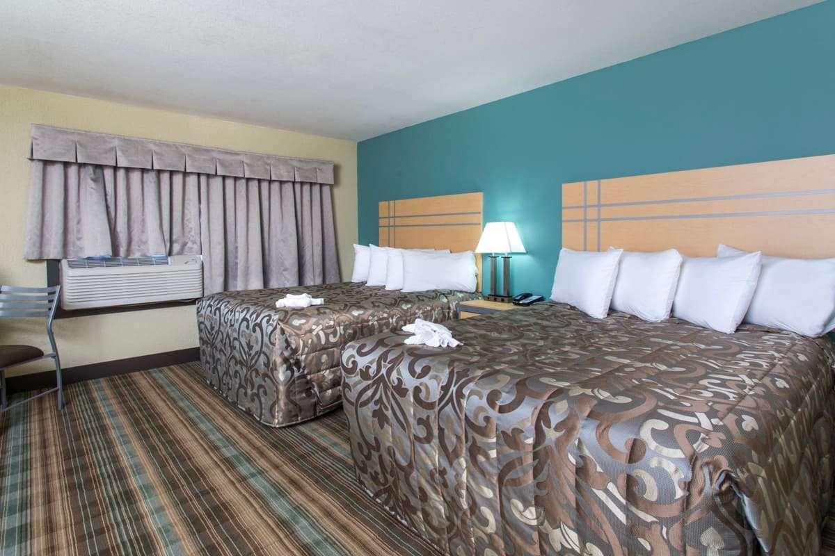 Ramada By Wyndham Edmonton Yellowhead Nw Εξωτερικό φωτογραφία