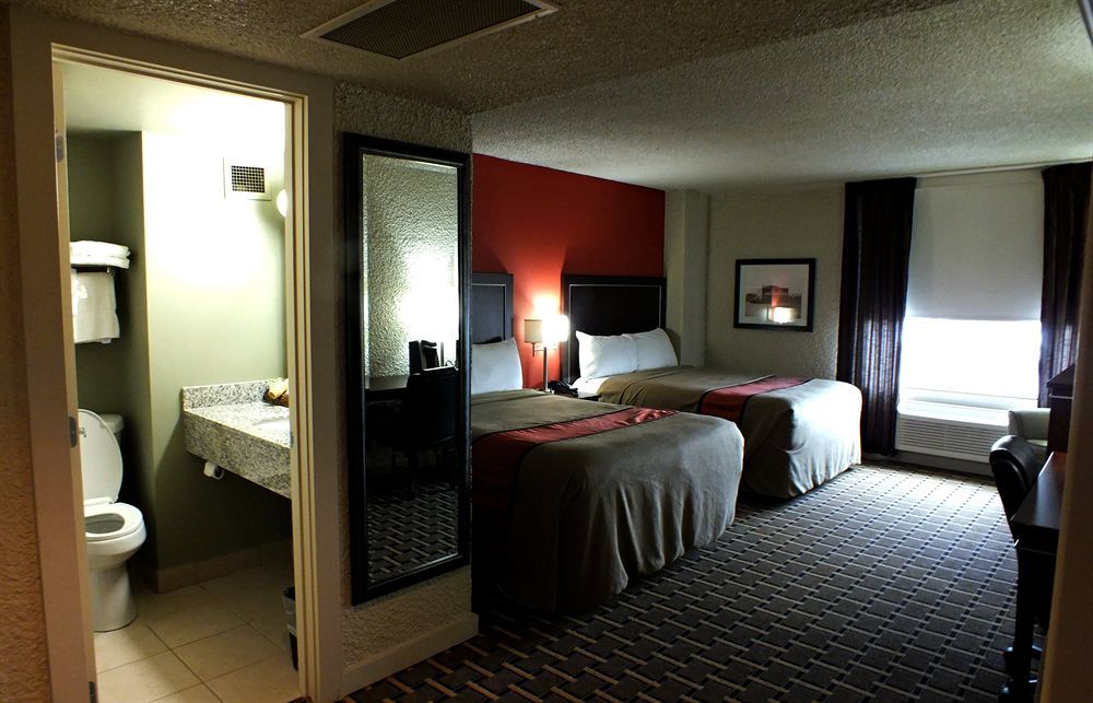 Ramada By Wyndham Edmonton Yellowhead Nw Εξωτερικό φωτογραφία