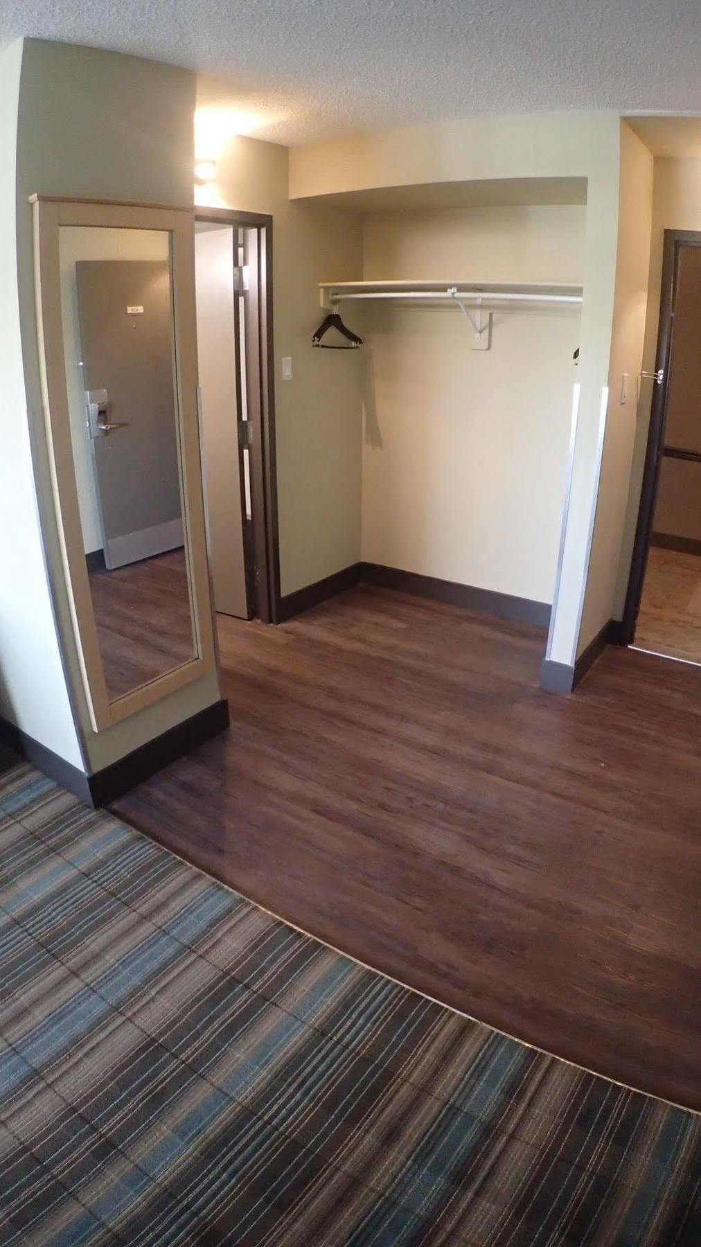 Ramada By Wyndham Edmonton Yellowhead Nw Εξωτερικό φωτογραφία
