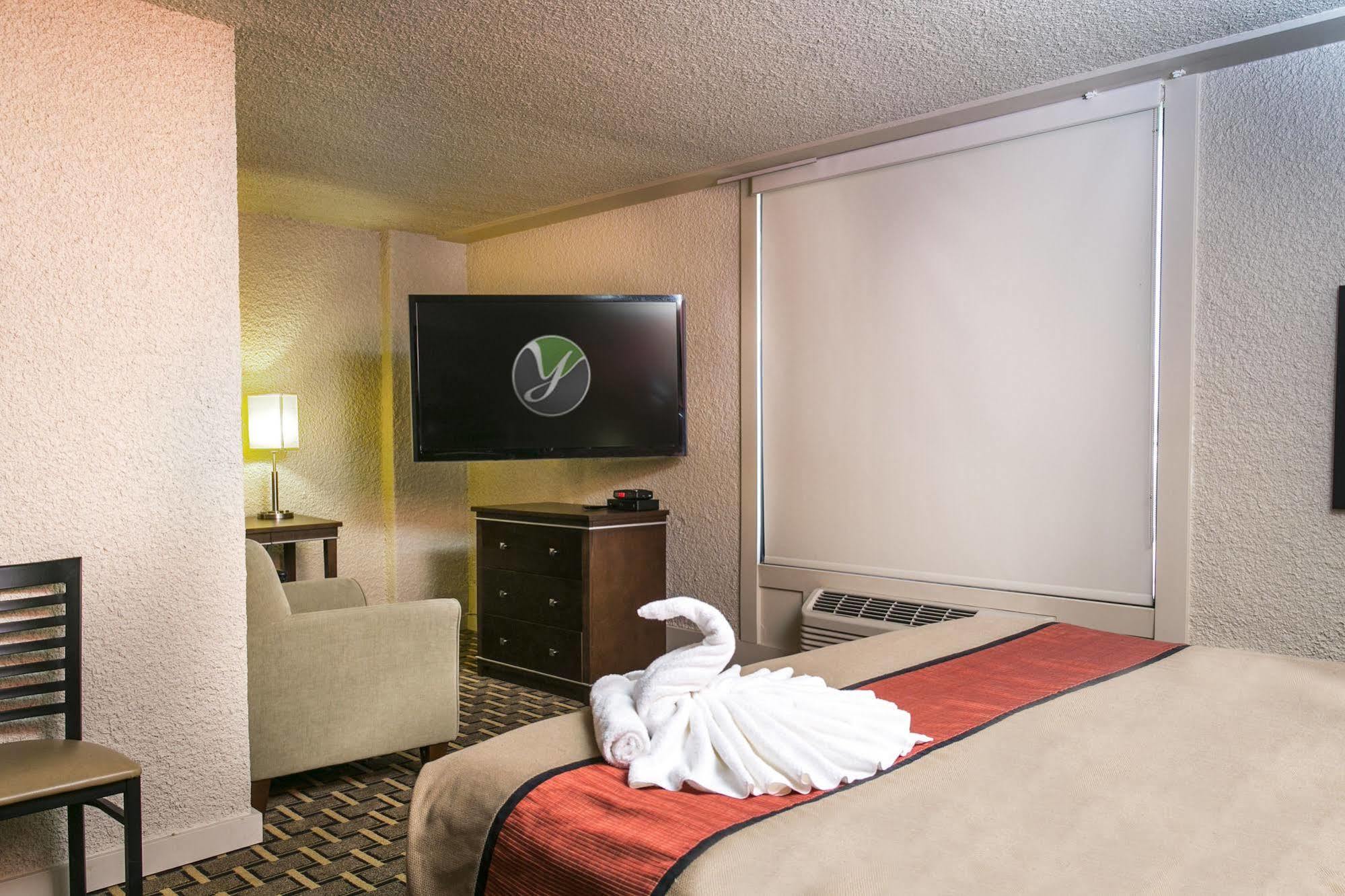 Ramada By Wyndham Edmonton Yellowhead Nw Εξωτερικό φωτογραφία