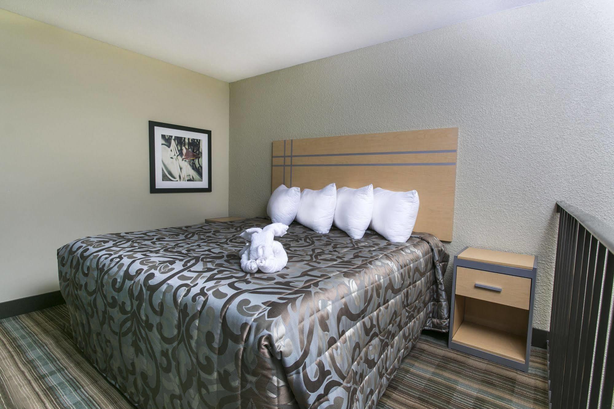 Ramada By Wyndham Edmonton Yellowhead Nw Εξωτερικό φωτογραφία